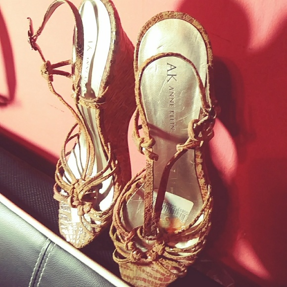 Sandals - Picture 3 of 5